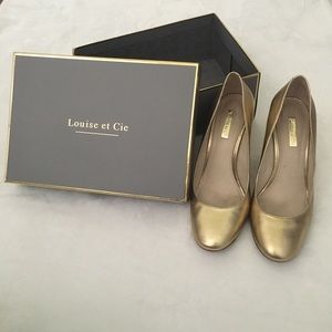 Louise et Cie gold pumps.